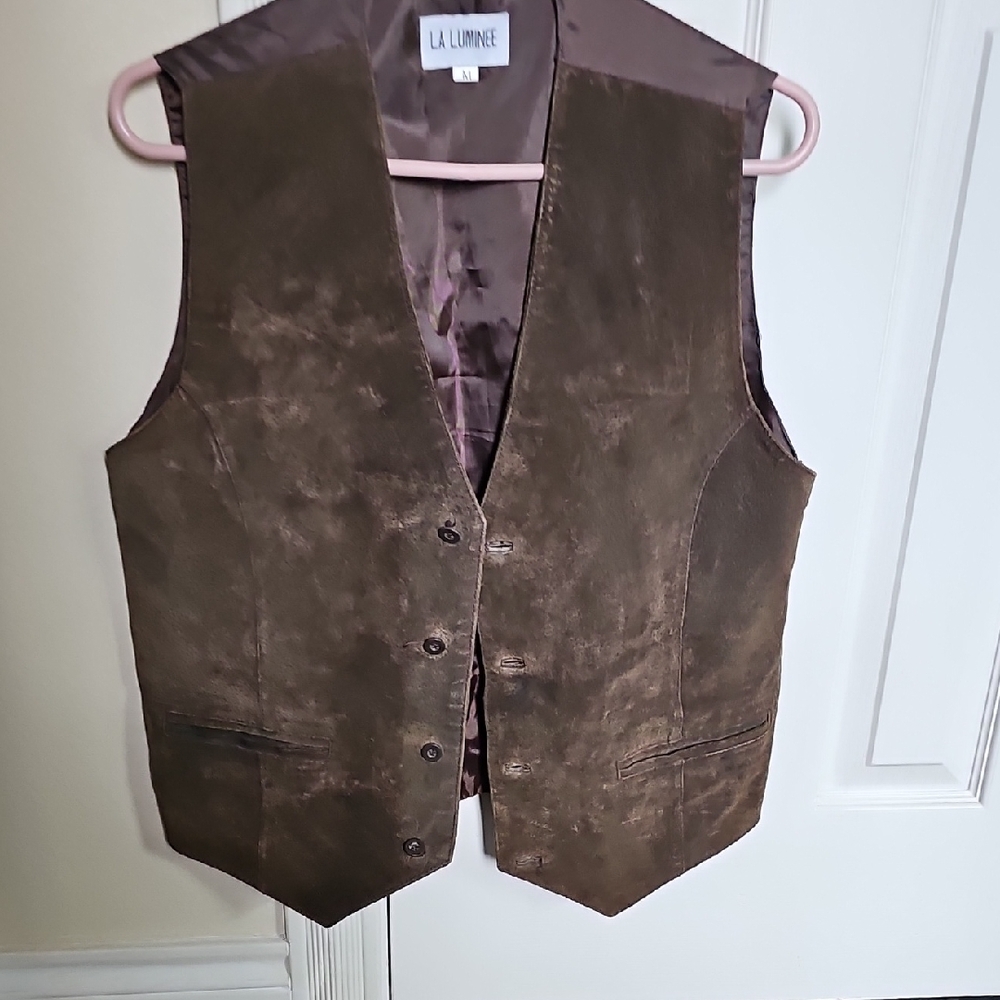 Elegant Brown Vest with Button Closure